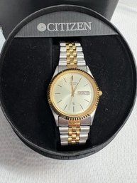 Vintage 1980 Citizens Two Tone Stainless Steel Citizens Quartz CQ President 6100 Day Date Watch