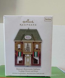 LIKE NEW 2012 HALLMARK KEEPSAKE MAMA'S RISTORANTE ITALIANO HAND CRAFTED CHRISTMAS TREE ORNAMENT