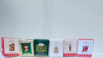 LOT OF 6 LIKE NEW HALLMARK KEEPSAKE MINIATURE HAND/ARTIST CRAFTED CHRISTMAS TREE ORNAMENTS