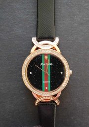 BRAND NEW XIAOKANG QUARTZ MENS/WOMENS WRIST WATCH