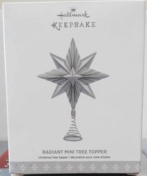 LIKE NEW 2017 HALLMARK KEEPSAKE RADIANT MINI TREE TOPPER CHRISTMAS TREE ORNAMENT