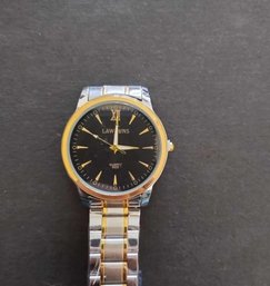 BRAND NEW LAWRUNS MENS WRIST WATCH
