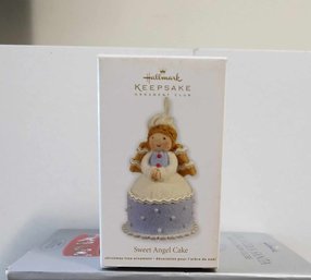 LIKE NEW 2012 HALLMARK KEEPSAKE SWEET ANGEL CAKE HAND CRAFTED CHRISTMAS TREE ORNAMENT