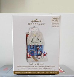 LIKE NEW 2012 HALLMARK KEEPSAKE DEK THE HOUSE HANDCRAFTED CHRISTMAS TREE ORNAMENT