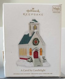 LIKE NEW 2012 HALLMARK KEEPSAKE A CAROL BY CANDLELIGHT BATTERY OPERATED CHRISTMAS TREE ORNAMENT