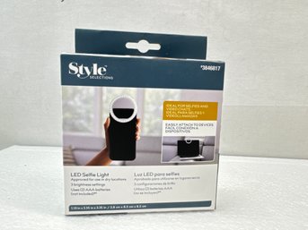 Style Selections LED Selfie Light