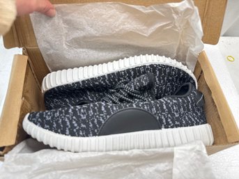 New Size 8 Women Sneakers Black/Gray