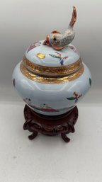 Herend Ming Pattern Ginger Jar (1941) With Koi Fish Lid On Mahogany Stand  Collectible