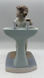 Lladro Clean Up Time Porcelain Figurine  7'  Vintage Collectible .  Shippable