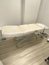 Professional Facial Tabel Bed Chair For Beauty Salon White Leather Cover