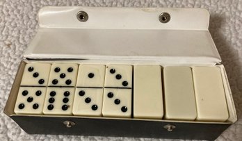 Dominos Set In Box