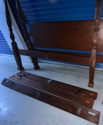 20th Century American Federal Style Antique Queen Size Four Poster Rice Bed