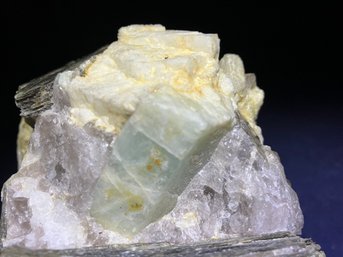 New Hampshire Green Beryl In Pegmatite Matrix 3 Pounds 5 Ounces