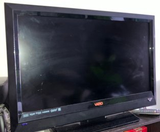 32 Inch Vizio TV