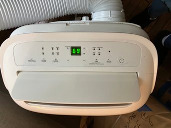 Toshiba Portable Floor Air Conditioner With Remote 8,000 BTU