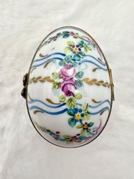 Sweet Vintage LIMOGES Hinged Floral Egg Box