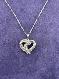 Stunning 10kt White Gold Diamond Heart Necklace