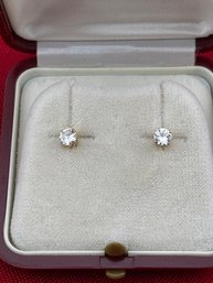 Classic Natural  Diamond Studs In 14kt Earrings