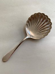 (D8)   Vintage S Kirk & Son Sterling Shell Bowl Nut Spoon