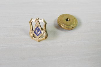 (A7)   Vintage 8k Gold And Enamel Masonic Pin Screwback