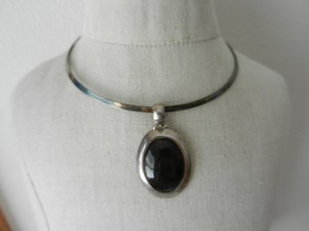 (E6) Vintage Sterling Silver Choker Collar With Black Onyx Pendant