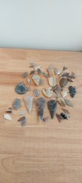 Lot Of Arrowheads And Spearpoints/Flints (P-221)