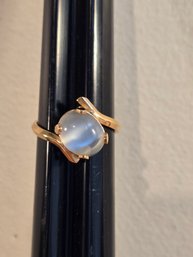 Antique 10K Yellow GF And Moonstone Ring (ED153)