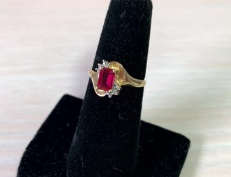 Vintage 10k Gold Ring With Ruby And White Stone Shoulders   (DL17)