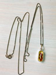 Vintage Sterling Silver Box Chain With Acrylic Flower Pendant  (DL22)