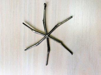 Vintage Sterling Silver Snowflake 3   (DL35)