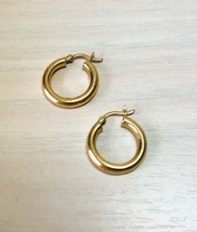 Vintage 14k Gold Hollow Hoop Earrings   (DL93)