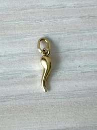 Vintage 14k Gold Italian Horn Cornicello Charm   (DL109)