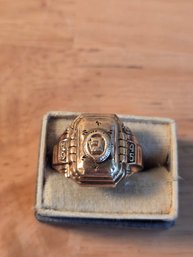 1945 10K Gold Balfour Class Ring (ED24)