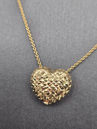 14K Yellow Gold Diamond Texture Heart Pendant Necklace (ED67)