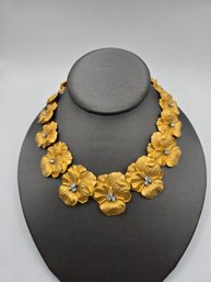 Stunning Vintage Gilded Pansies Necklace (E1)