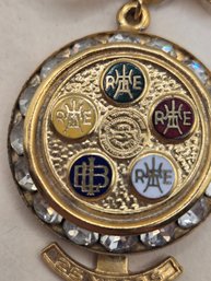 RARE Hotel & Restaurant Bartenders Union Pin (EL12)