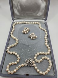 14K White Gold, Diamond And Pearl Necklace & Earring Set (EL30)