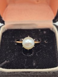 14K Yellow Gold And Pearl Solitaire Ring (EL32)