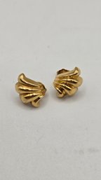 18K Yellow Gold Shell Earrings (EL171)
