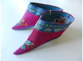 Vintage Chinese Embroidered Mauve Silk Lotus Foot Shoes  Painted Heel   (DP80)
