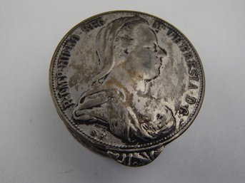 Italian Maria Theresa Thaler Coin Topped Snuff Box 23.1g