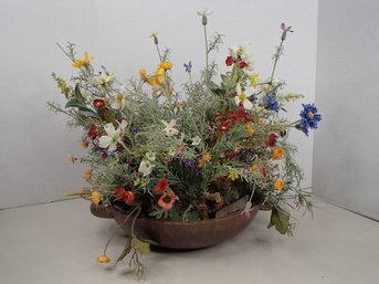 Lovely Center Piece Flower Arrangement