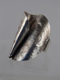 Lovely Metal Cocktail Ring Size 8 Weight 7.3g