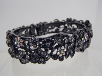 Striking Hinged Bangle Bracelet