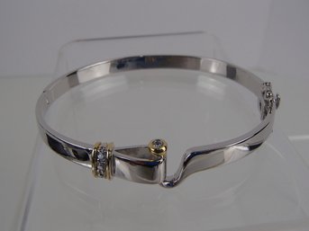 Like New Hinged Bangel