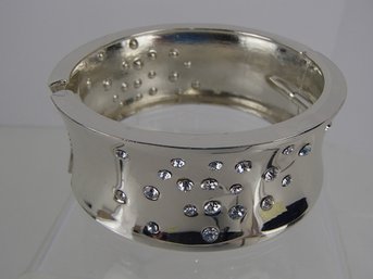Shiny Silver Tone Hinged Bangle
