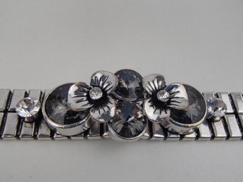 Charming Metal Bracelet With Toggle Closure