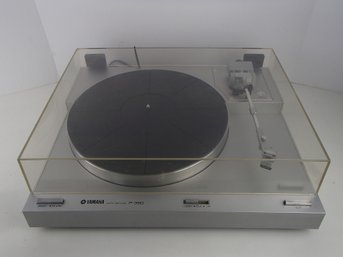 Yamaha P-35 Turntable / Record Player