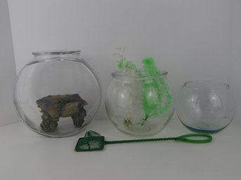 Fish Tanks / Terrariums With Plants, Hideout And Small Net