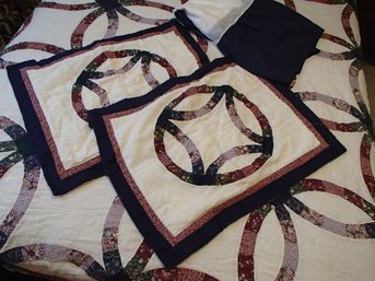Vintage Scalloped Edge Quilt With Pillow Shams